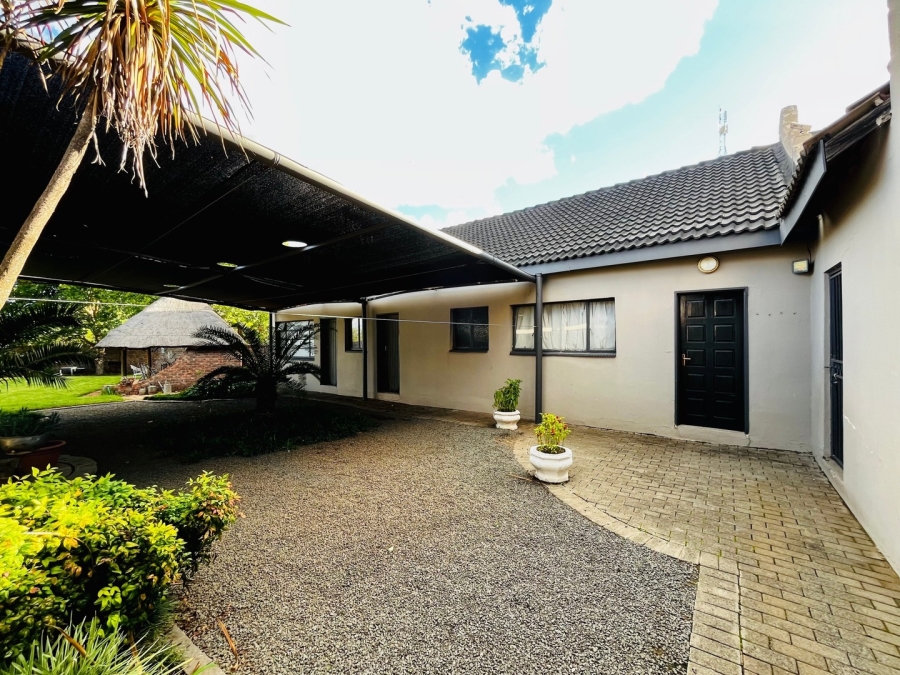 4 Bedroom Property for Sale in Roodewal Free State